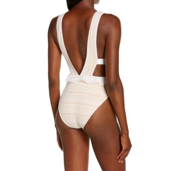 River Island Resort Peplum Plunge One Piece Swimsuit in White/Cream Sz 16 - Picture 4 of 10